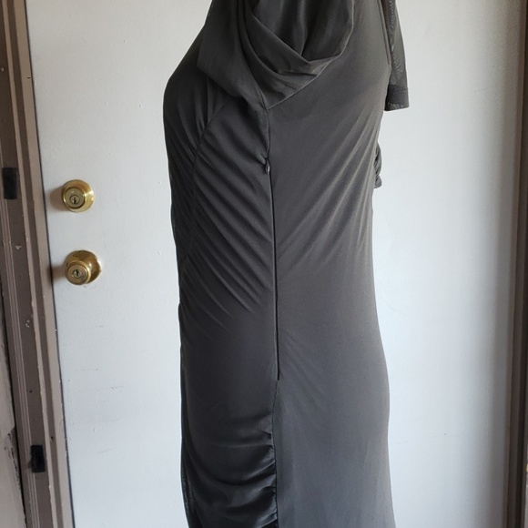 Dress - Picture 3 of 4